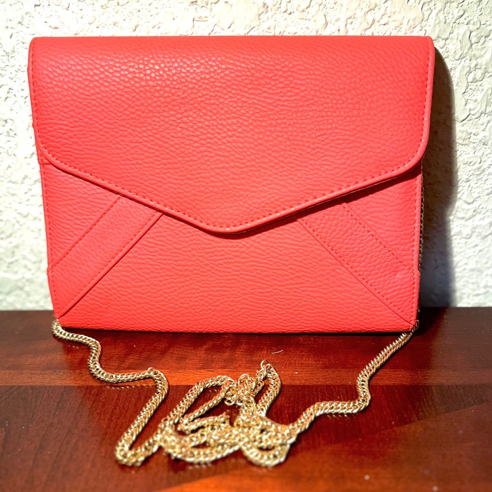 Elegant Coral Chain Strap Clutch